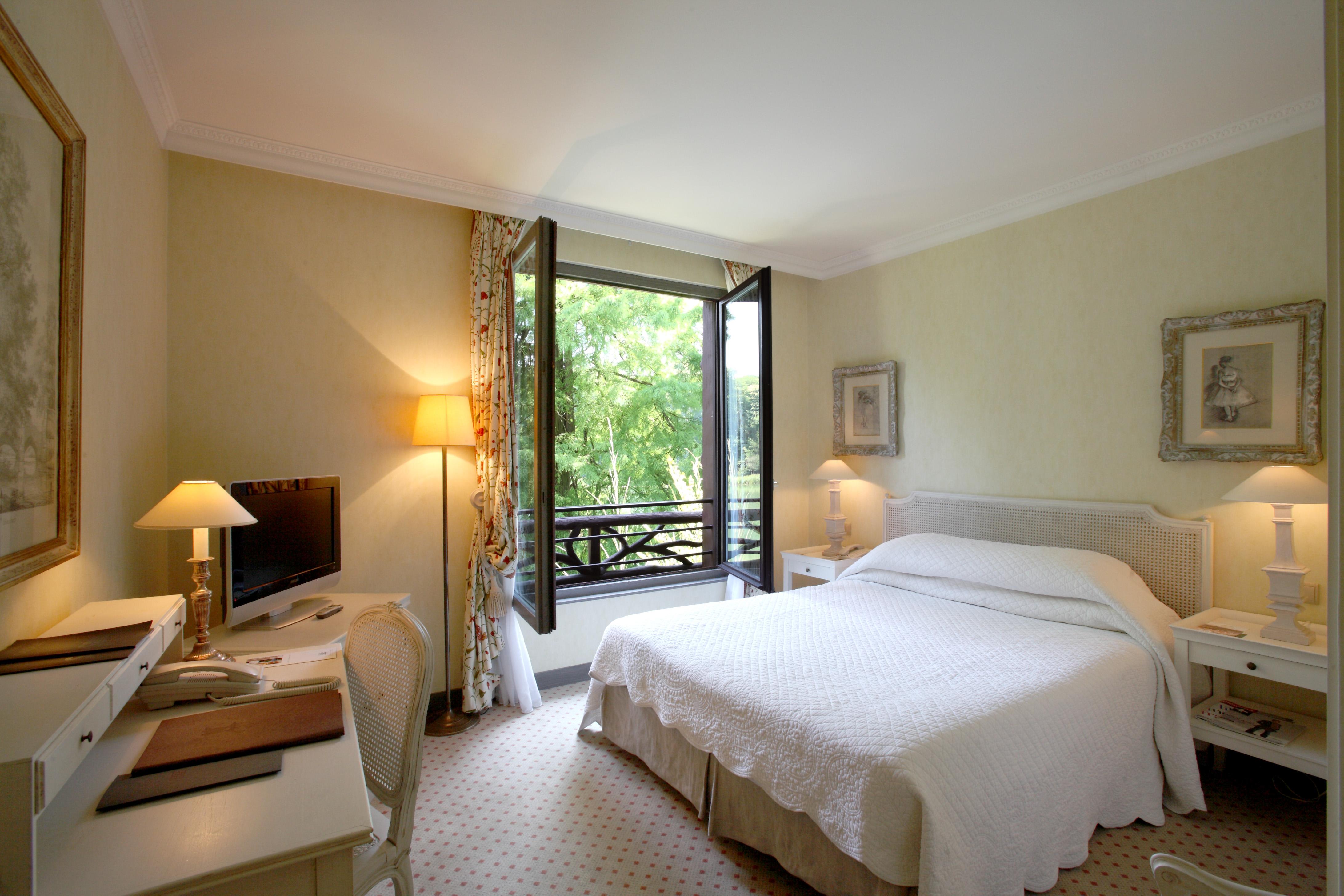 Hotel Les Etangs De Corot Ville-dʼAvray Exterior foto