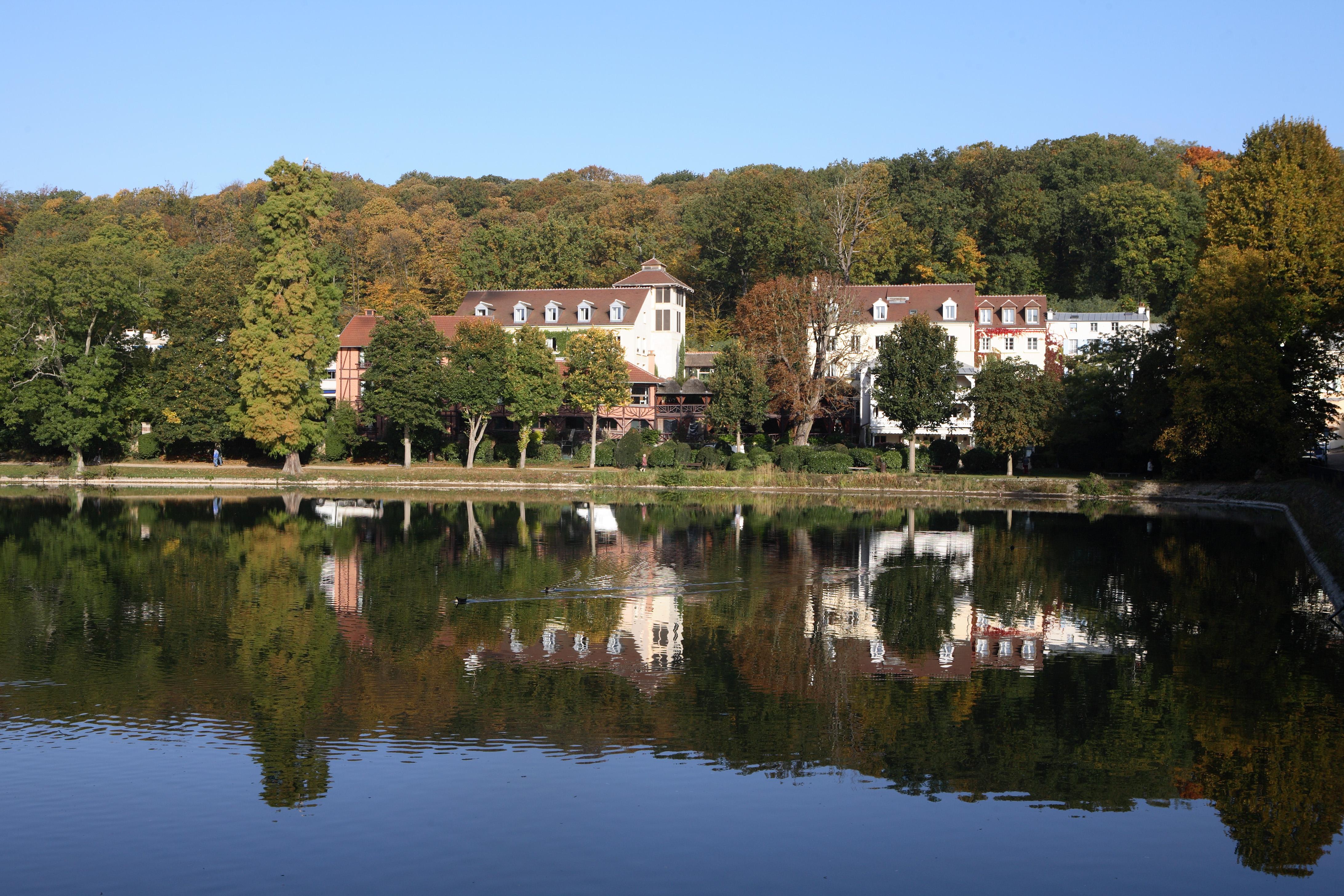 Hotel Les Etangs De Corot Ville-dʼAvray Exterior foto