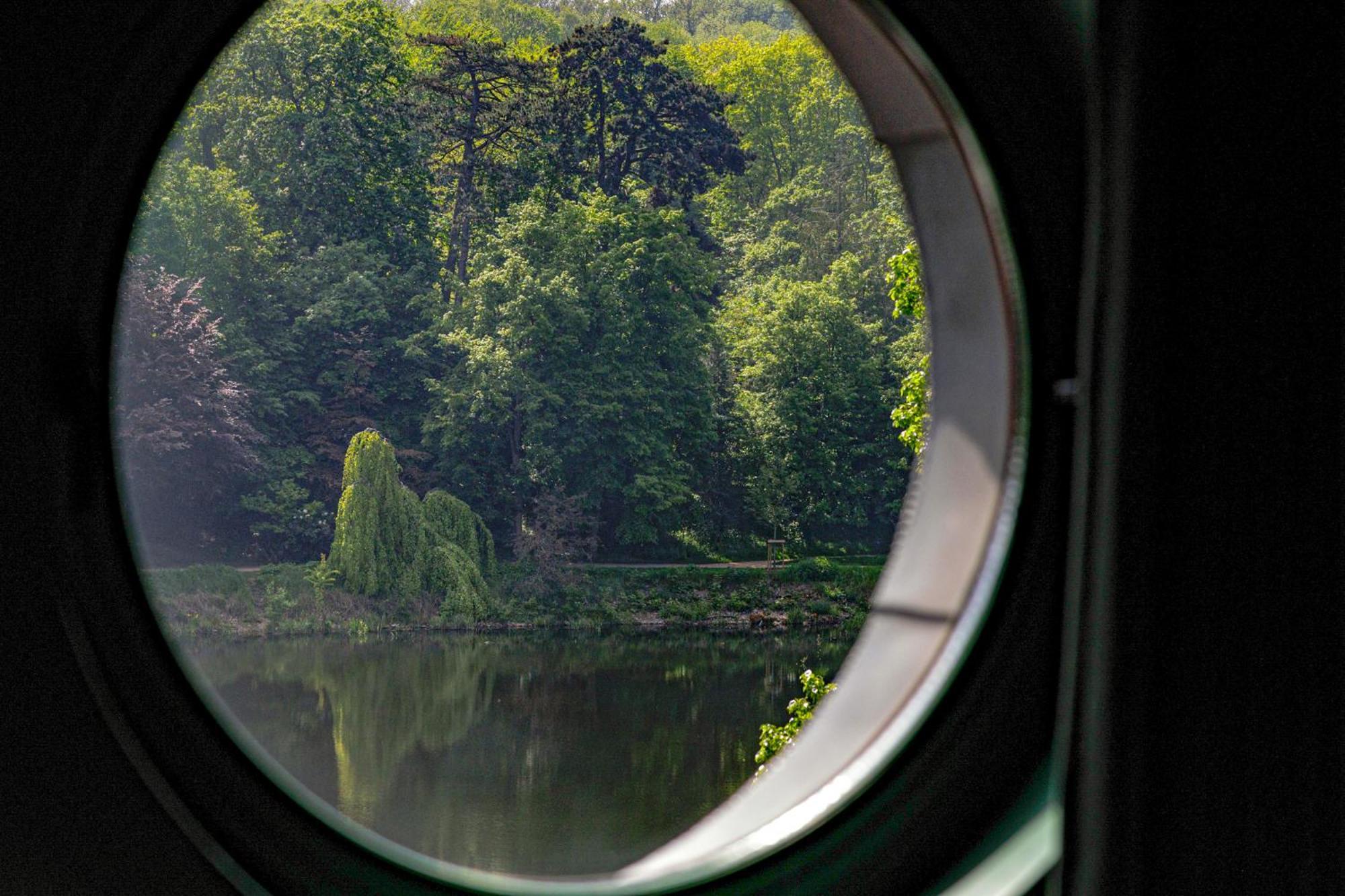 Hotel Les Etangs De Corot Ville-dʼAvray Exterior foto