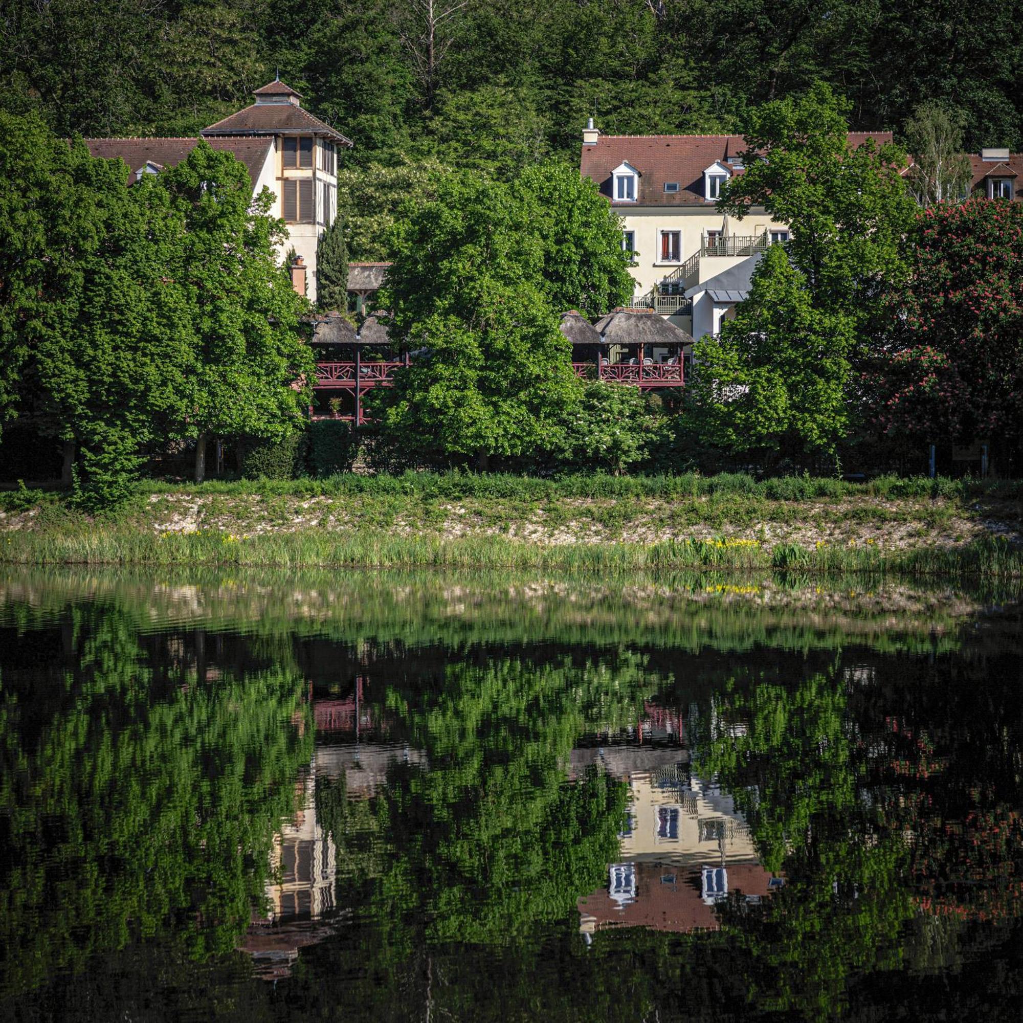 Hotel Les Etangs De Corot Ville-dʼAvray Exterior foto
